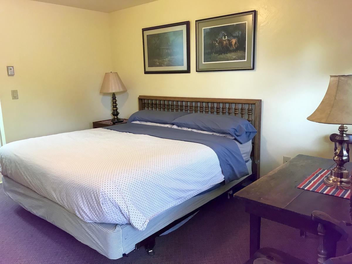 Norwood Inn Экстерьер фото